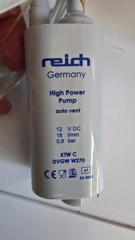 Innenraum eines Campers mit Werkzeugeinsatz